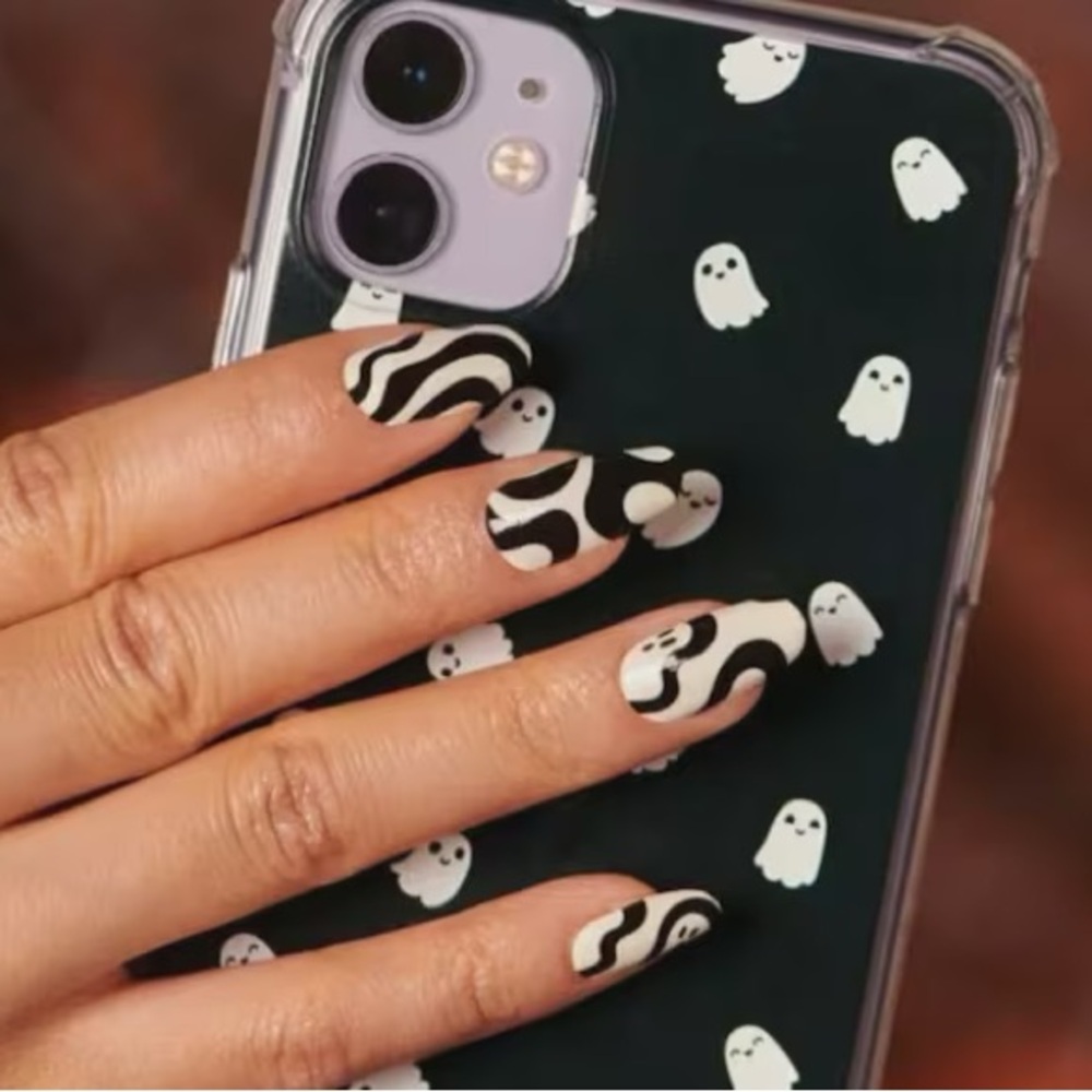 Color street nails halloween goth feeling fab boo lous CLEARANCE SALE - Picture 4 of 5